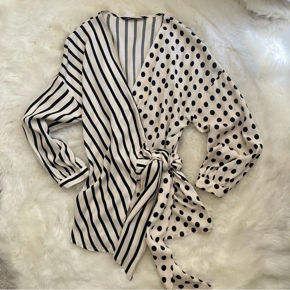 NWT 🆕 - Zara Stripes + Polka Dots Silky Wrap Front Asymmetrical Blouse - XS - Picture 2 of 8